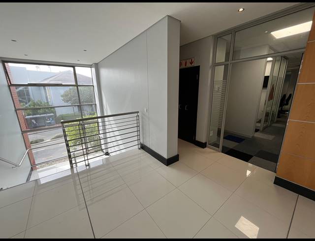 116M² OFFICE TO LET IN CENTURY CITY